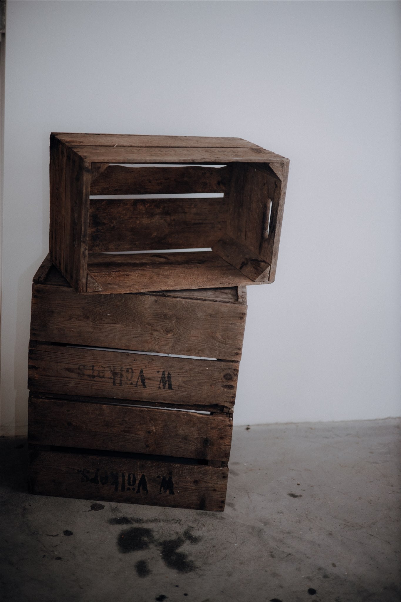 Braune Holzkiste