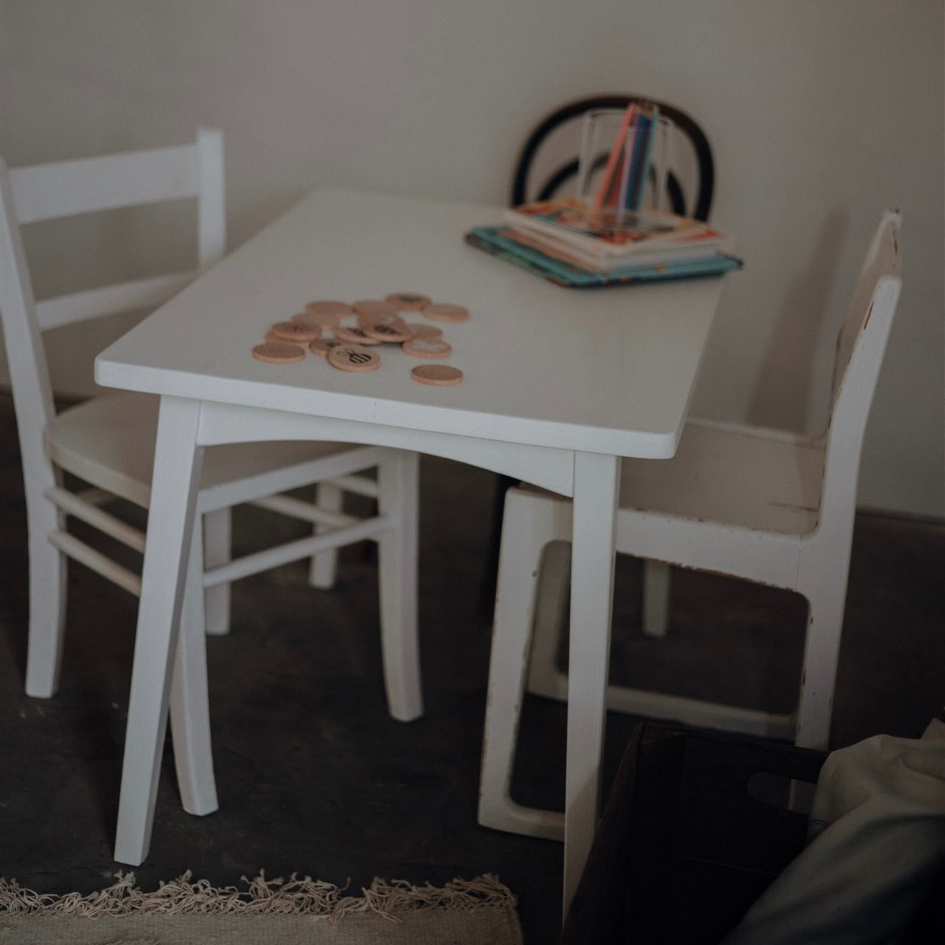 Weißer Kindertisch